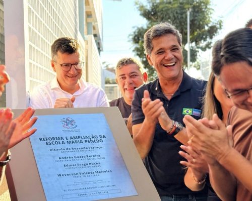 Governo do Estado entrega duas escolas reformadas e ampliadas na Serra