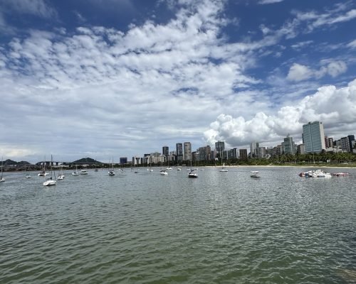 Semana começa com tempo firme, mas previsão indica possibilidade de chuva na Grande Vitória