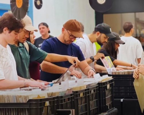 Feira Capixaba do Vinil volta a Vitória neste sábado (30) com mais de 10 mil discos