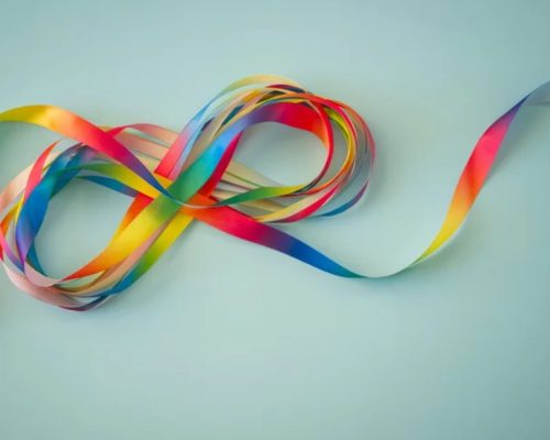 Simpósio em Vitória reúne especialistas e público para discutir inclusão e neurodiversidade
