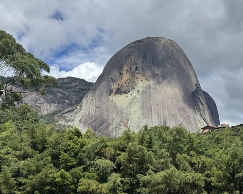 Turismo interno: capixabas viajam mais pelo ES e dão nota 7,69 para serviços