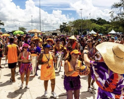 Blocos de carnaval começam a desfilar por Vila Velha neste sábado (6)