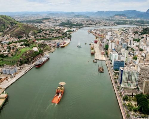 Portos de Vitória registram maior movimentação de cargas da história para um 1º semestre