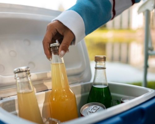 Procon-ES emite alerta sobre bebidas adulteradas e orienta consumidores e comerciantes