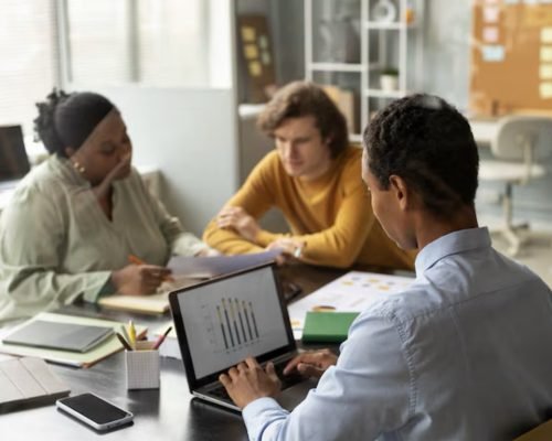 IEL-ES reúne 29 oportunidades de estágio e emprego formal no Espírito Santo