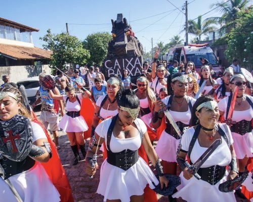 Teatro Carnavalesco: Bloco Surpresa encena “guerra” pelo Palácio Anchieta