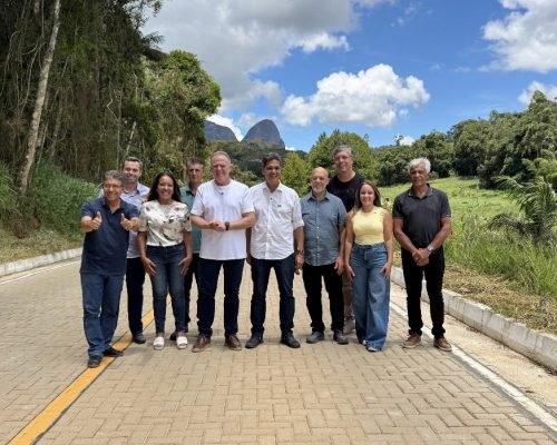 Casagrande e Ferraço acompanham obras e inauguração de abrigo em Domingos Martins