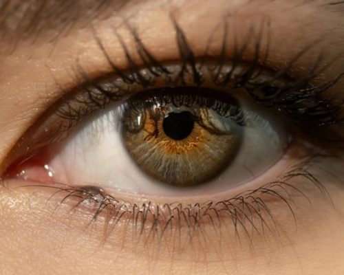 Do laser ao colírio inteligente: tecnologia avança e transforma a saúde dos olhos no ES