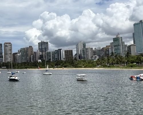Vitória assume a liderança do metro quadrado mais caro do país, e Vila Velha consolida espaço no top 10