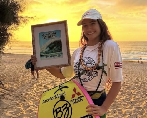 Capixaba Luna Hardman conquista título em Pipeline, no Havaí, com nota 10 na final