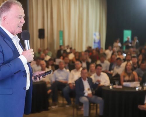 Casagrande participa de encontro com empresários na Serra para falar sobre economia do ES
