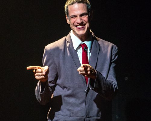 Mateus Solano apresenta monólogo “O Figurante” no Teatro Universitário, em Vitória