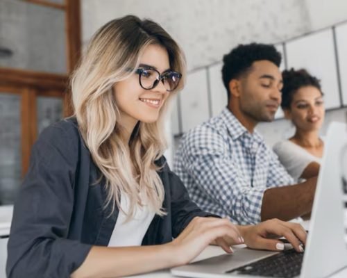 IEL-ES abre 20 vagas de estágio e emprego com bolsas de até R$ 6 mil