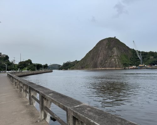 Semana começa com tempo nublado e instável na Grande Vitória