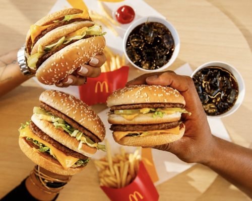 McDia Feliz acontece neste sábado e renda dos Big Macs no ES será destinada à Acacci
