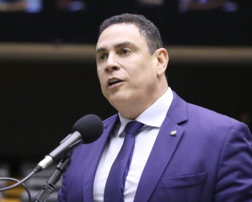 Aprovada a urgência para projeto que proíbe cobrança por mala de mão em voos