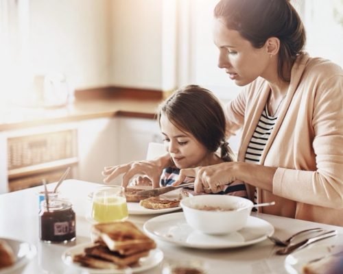 Análise – Quanto vale o trabalho de uma mãe que cuida dos filhos?