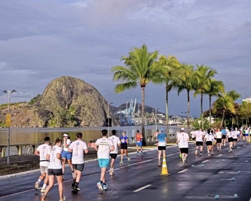 Maratona de Vitória reúne mais de 8,5 mil corredores e terá edição recorde neste fim de semana