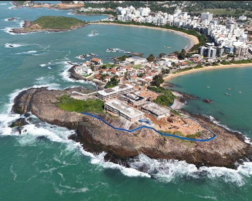 Condomínio de luxo na área mais privilegiada do litoral capixaba chega a 40% das obras