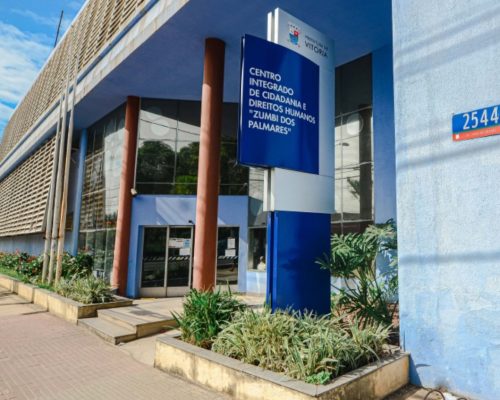 Vitória abre processo seletivo para assistente social, psicólogo e técnico educacional