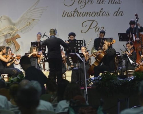 Projeto social leva concerto ao Convento e emociona fiéis na Festa da Penha 2026
