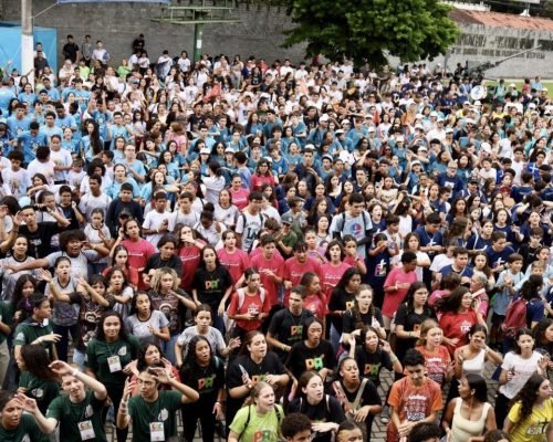 Romaria dos Adolescentes reforça fé jovem na Festa da Penha 2026
