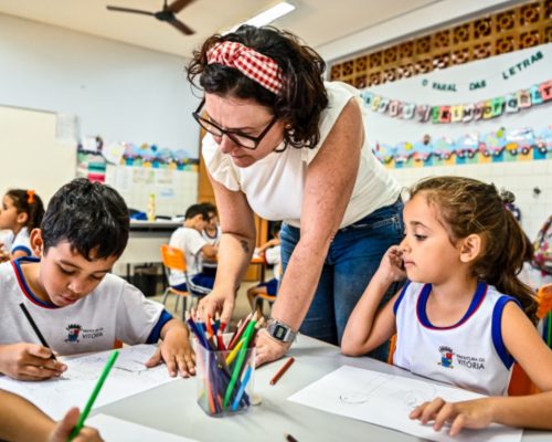 Vitória é referência nacional em formação de professores e alfabetização, aponta estudo