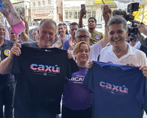 Casagrande e Ricardo Ferraço fazem caminhada em Cachoeiro e destacam investimentos
