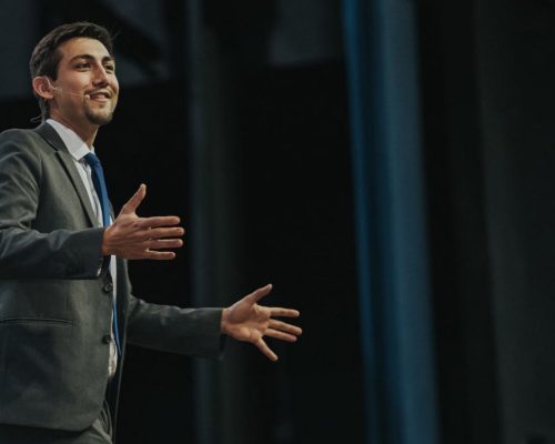 Sincades promove palestra gratuita sobre vendas e comunicação de alto impacto