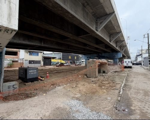 Tamponamento do Canal da Costa alcança trecho onde aposentado caiu com carro em 2025