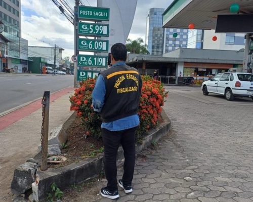 Procon-ES fiscaliza postos para garantir repasse da redução no preço da gasolina
