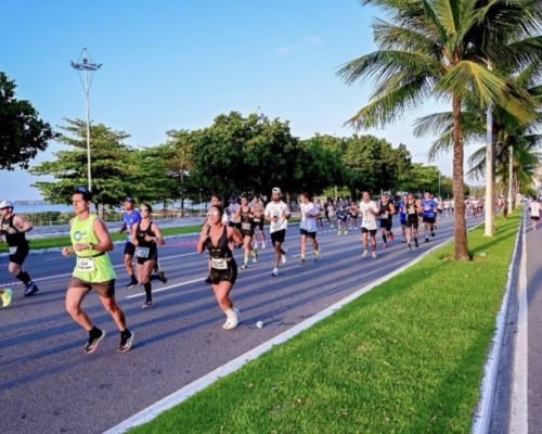 Corrida celebra os 80 anos do Grupo Águia Branca na Orla de Camburi