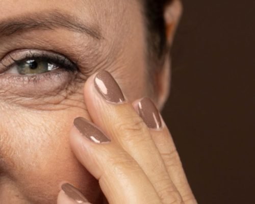Especialista explica o que acontece com as pálpebras ao longo dos anos